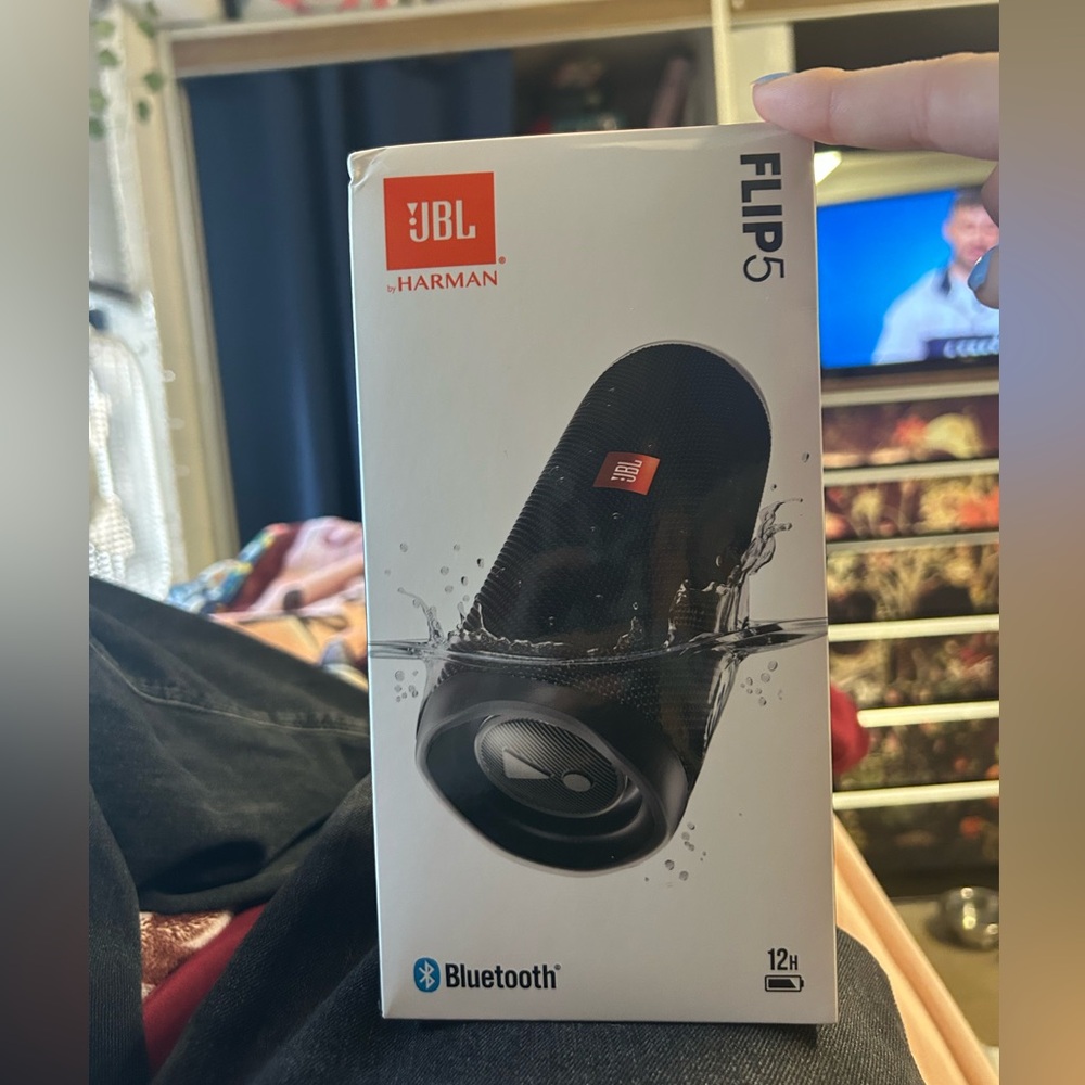 JBL FLIP5 Bluetooth speaker